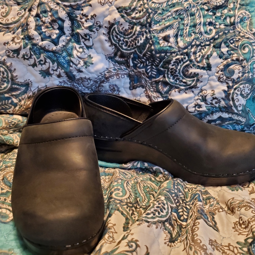 Sanita clogs